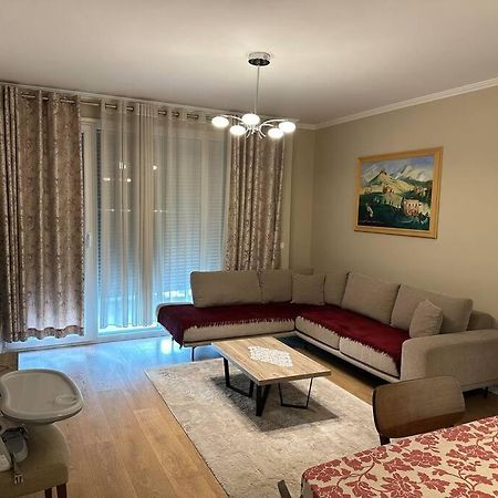 Family Friendly 2 Bedroom Apartment Eden Gardens Tirana City Center Kültér fotó