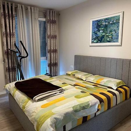 Family Friendly 2 Bedroom Apartment Eden Gardens Tirana City Center Kültér fotó