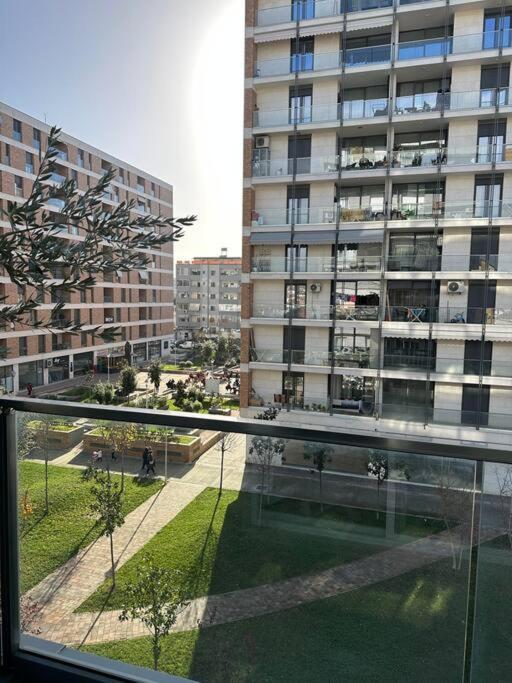 Family Friendly 2 Bedroom Apartment Eden Gardens Tirana City Center Kültér fotó