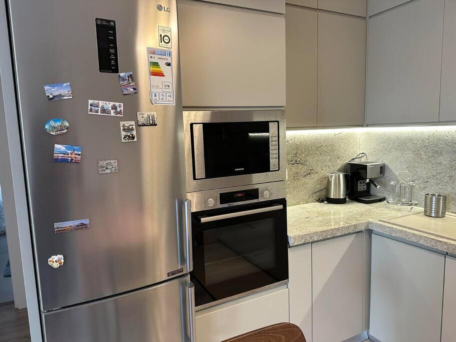 Family Friendly 2 Bedroom Apartment Eden Gardens Tirana City Center Kültér fotó