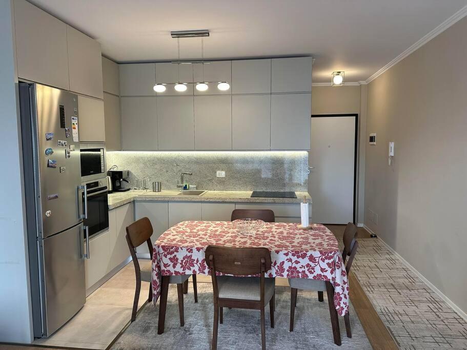 Family Friendly 2 Bedroom Apartment Eden Gardens Tirana City Center Kültér fotó